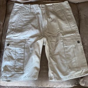 Men’s Levi Beige Khaki Shorts W31